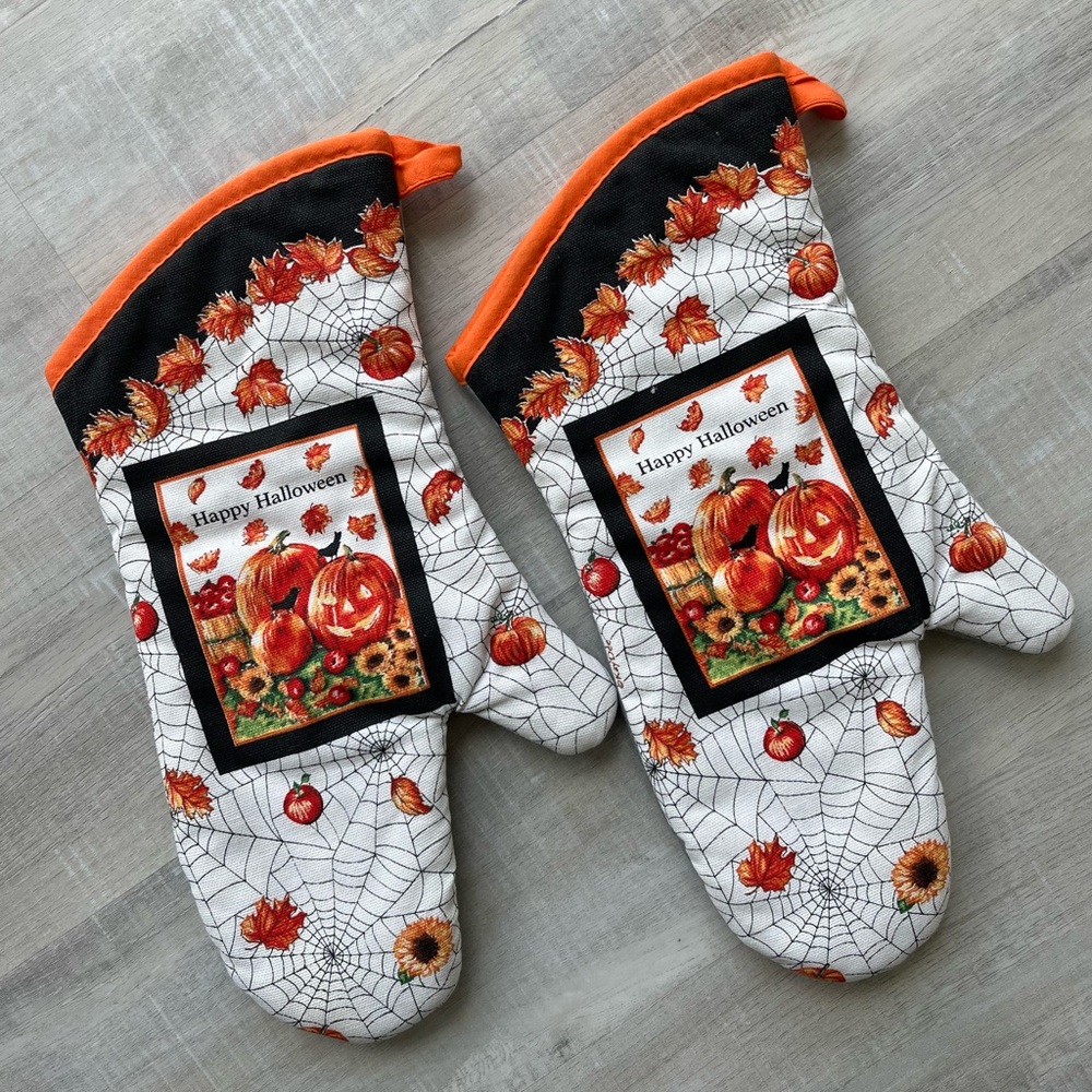 KAY DEE DESIGNS Happy Halloween Pumpkin Patch Oven Mitt Set